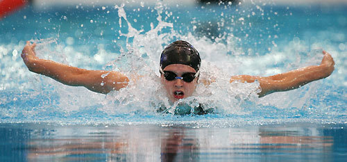 游戏与游泳 体育世界的双重乐趣